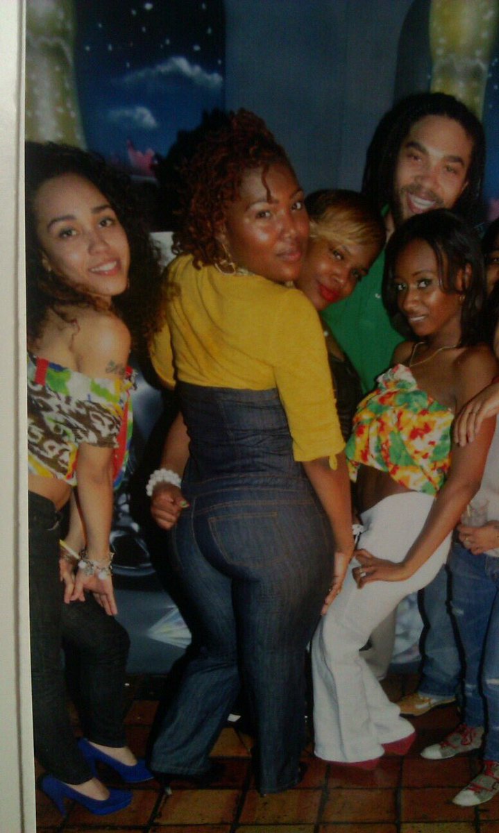 MawniD's tweet photo. #Tbt #BirthdayTurnUp When I thought shit was real๐ช๐พ #BombAssNight https://t.co/L44NJYeFFy
