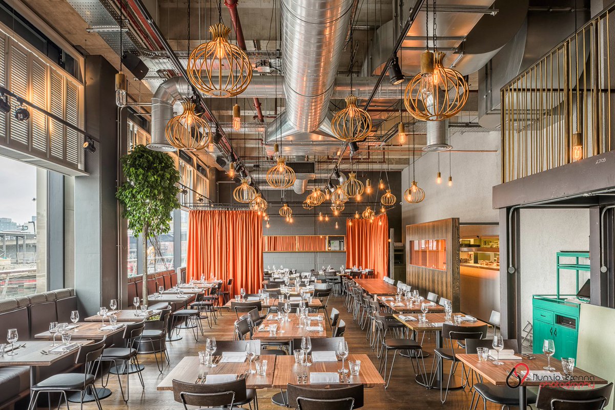 69drops_photos's tweet photo. I've shot this restaurant when it first opened.It's @ChaiKiLondon in Canary Wharf. #architecture #design #restaurant https://t.co/9B4zJUYsIb