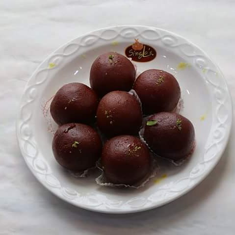 SinglaSweets's tweet photo. Gushingly sugared.
Lot of hash tags you put
#Fresh #Yummy #Sweet #GulabJamun  #only@Singla’s #dwarka. https://t.co/EXKVdhT7JM