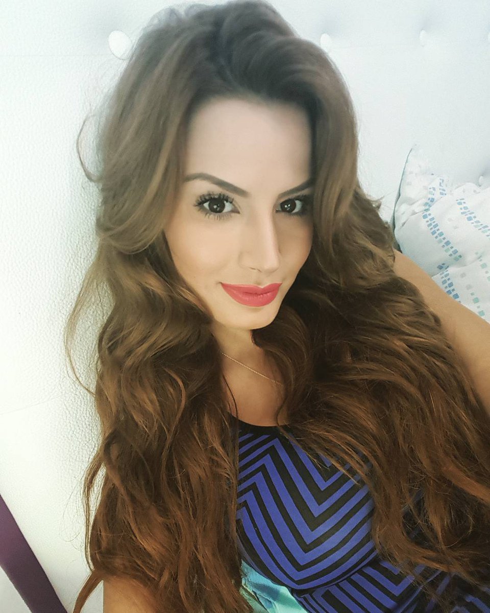 MandiMezaWorld's tweet photo. #MandiLover:@MandiMeza Via Instagram Buenos Diasssssss https://t.co/BYAesL23rO
