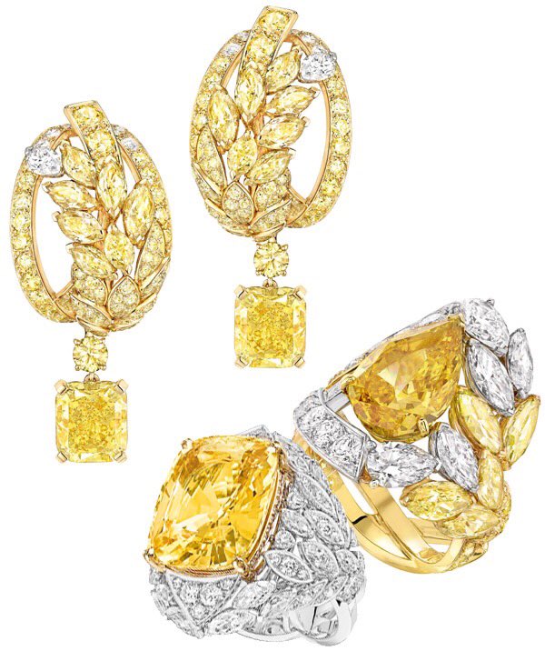 Katerina__Perez's tweet photo. Discover the new symbol #EarsOfWheat @CHANEL https://t.co/ymIf9KpHaB #highjewellery #Paris #CoutureWeek https://t.co/hSAhzLSR4K