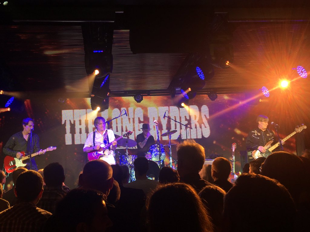 thelongryders's tweet photo. "Are they on yet?" (c) #MattKirby. #TheLongRyders #FinalWildSongs2016Tour #Novemberdates https://t.co/8tO9q6d7qO