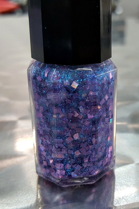nailicity's tweet photo. This #nailpolish topper is cute! - https://t.co/2pby4Rl0Oc #GlitterSass (h/t to @DangitTizzy for helping to name it) https://t.co/lUbTypSzXW
