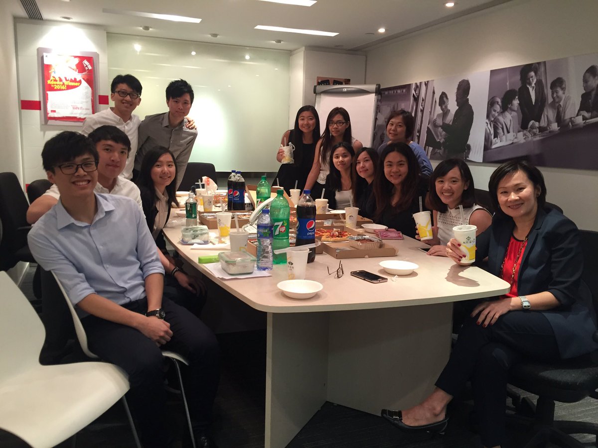 samxspencer's tweet photo. Celebration lunch with Audrey and the powerful interns! #SammiMakForCEO #AdeccoHongKong https://t.co/YfEZwwup6k