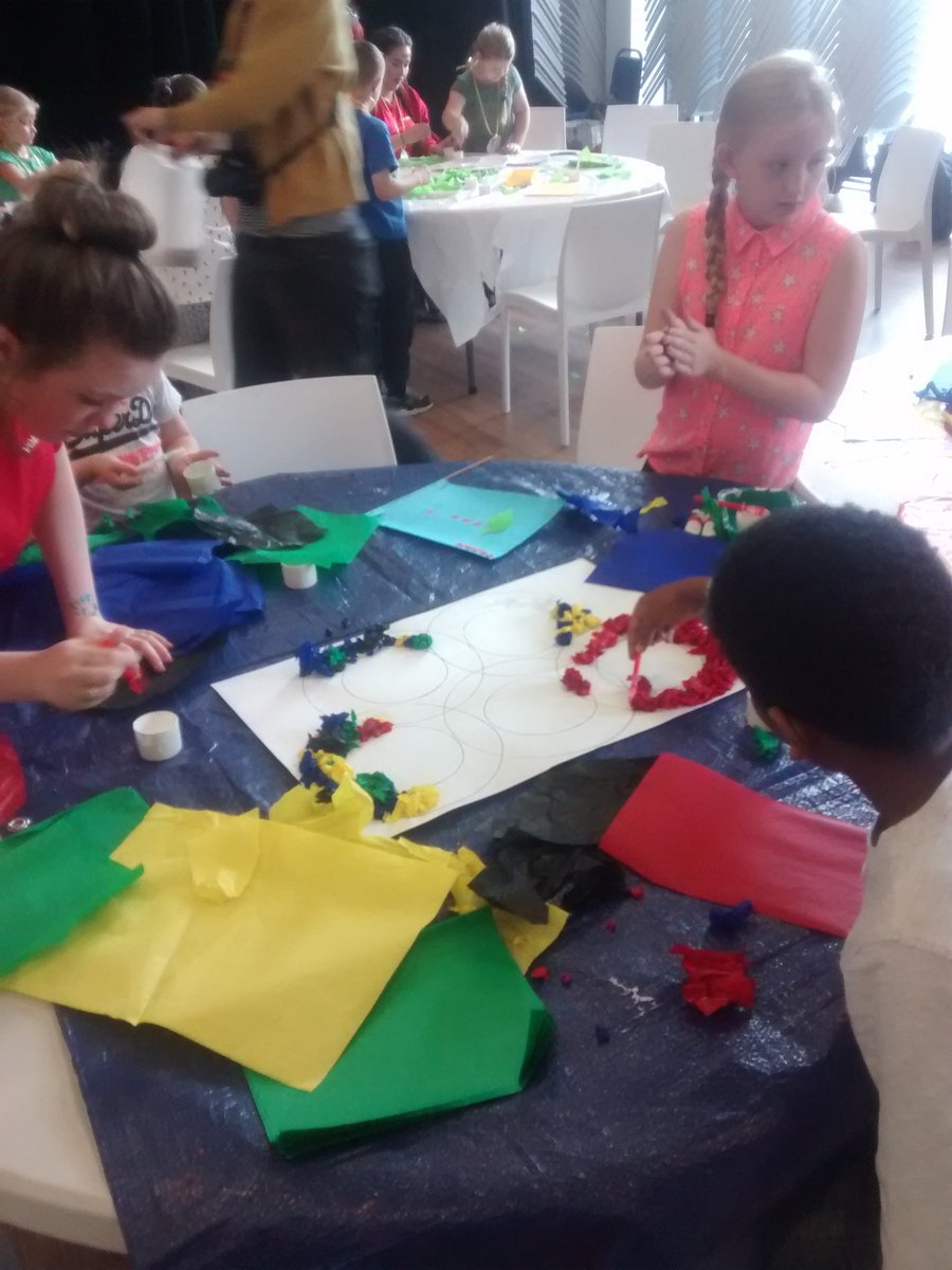JustinaPEEK's tweet photo. Road to Rio arts session! @PEEK_Project @TheLegacyHub1 https://t.co/jZfERj8kGQ