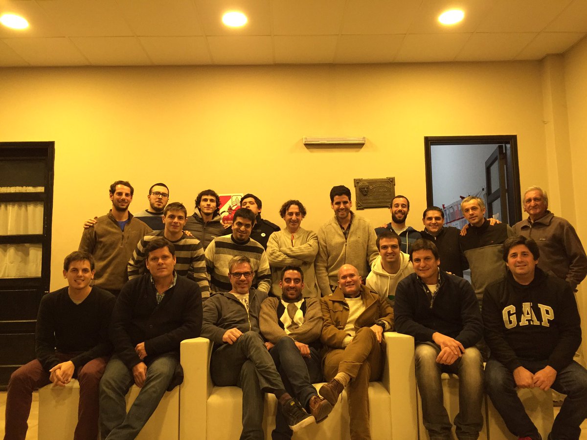 CenExlaplata's tweet photo. Reunión de ayer con la comisión más algunos ExAlumnos que se acercaron a charlar #Cenex https://t.co/ovjdsYEVtg https://t.co/0XFyJdWMCg