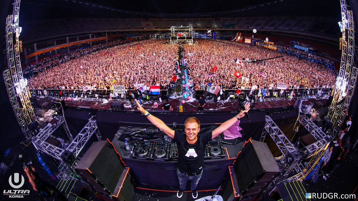 New merch! Get your A(mazing) shirt here 😉: armadamusicshop.com/merchandise