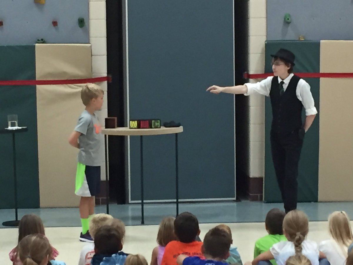 GlendalePLS's tweet photo. Thank you to @ScottLib_MN for bringing special entertainment to our summer programs today! #gdconnects https://t.co/sjCOShm6qj