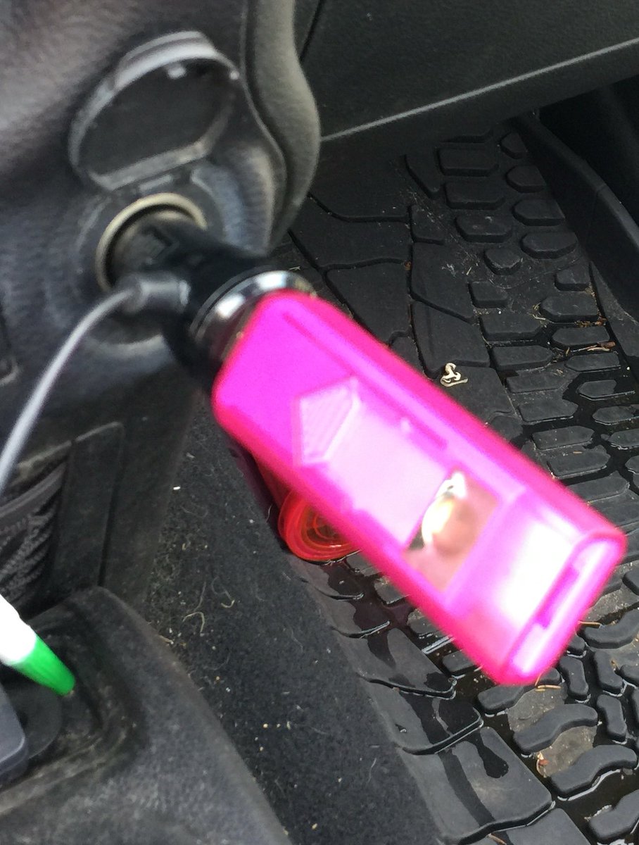 Mccrumbles's tweet photo. Thanks hubband!!! @Blueneck600 got me this #rechargeablelighter for my #jeep. https://t.co/QDpHM9RQgK