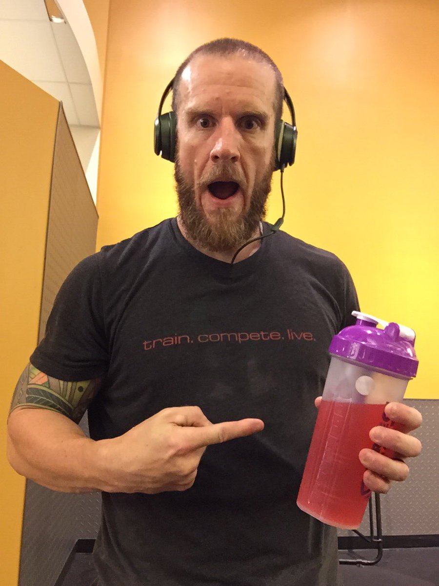 DeathMarch74's tweet photo. W7D2 #JYMChallenge and all I can think about is #SweetRecovery!! #PostJYM by @JimStoppani! #JYMPowered #RealScience https://t.co/8iLmiD37C3