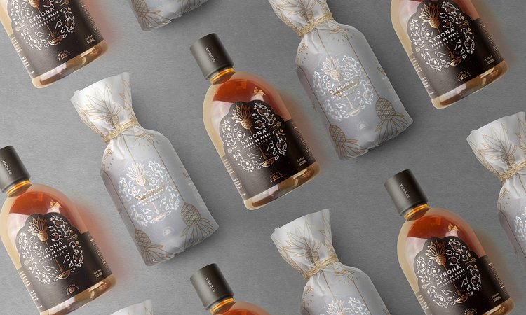 All4Brand_it's tweet photo. Il #packaging strutturato di @ToroPinto per il suo #Syrona, lo sciroppo di agave americana.
#design #brand #logo https://t.co/EcJAtzL3aI