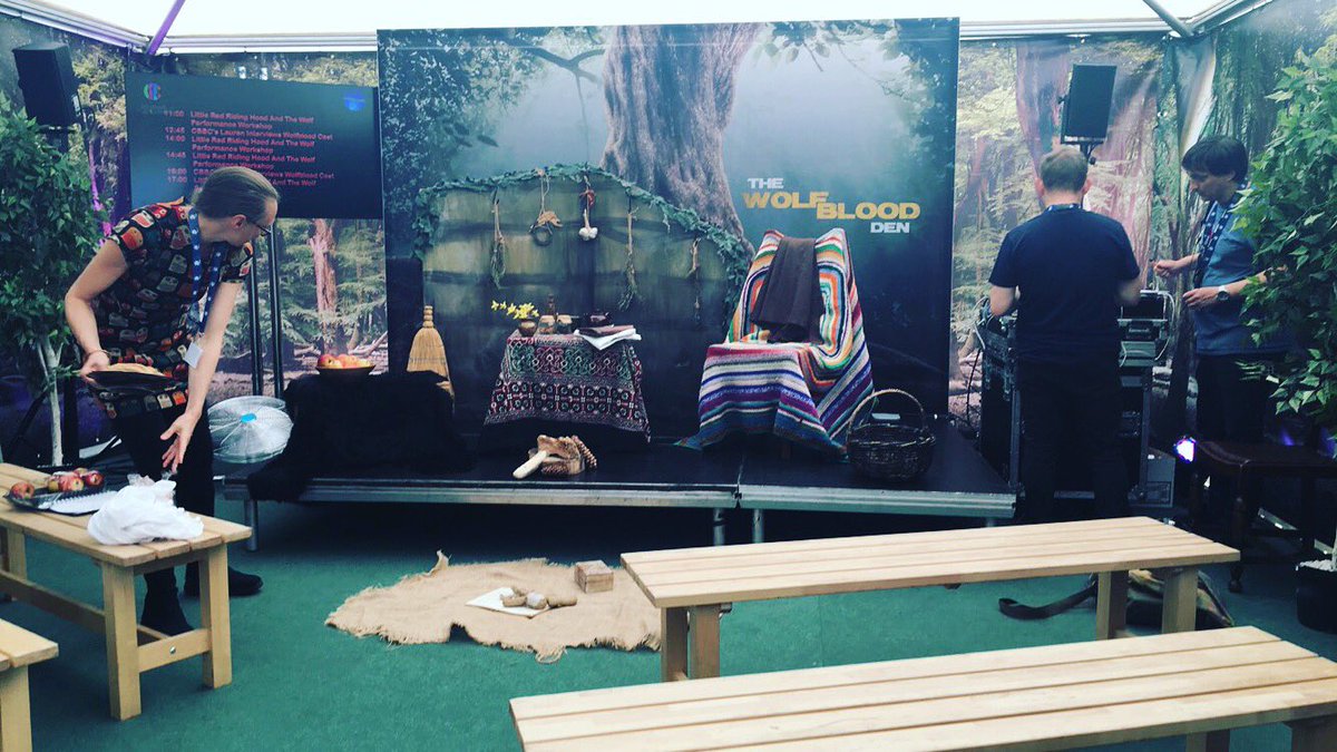 fahimakhatun_'s tweet photo. Story time!!! #CBBCLive #awesomeauthors #Wolfblood https://t.co/MxzSCy4X0y