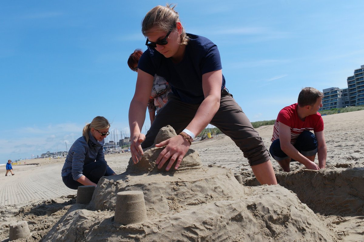 RWE_Consulting's tweet photo. Half an hour to build the nicest sandcastle: ten teams competed during our conference in Noordwijk! https://t.co/I9MLip898j