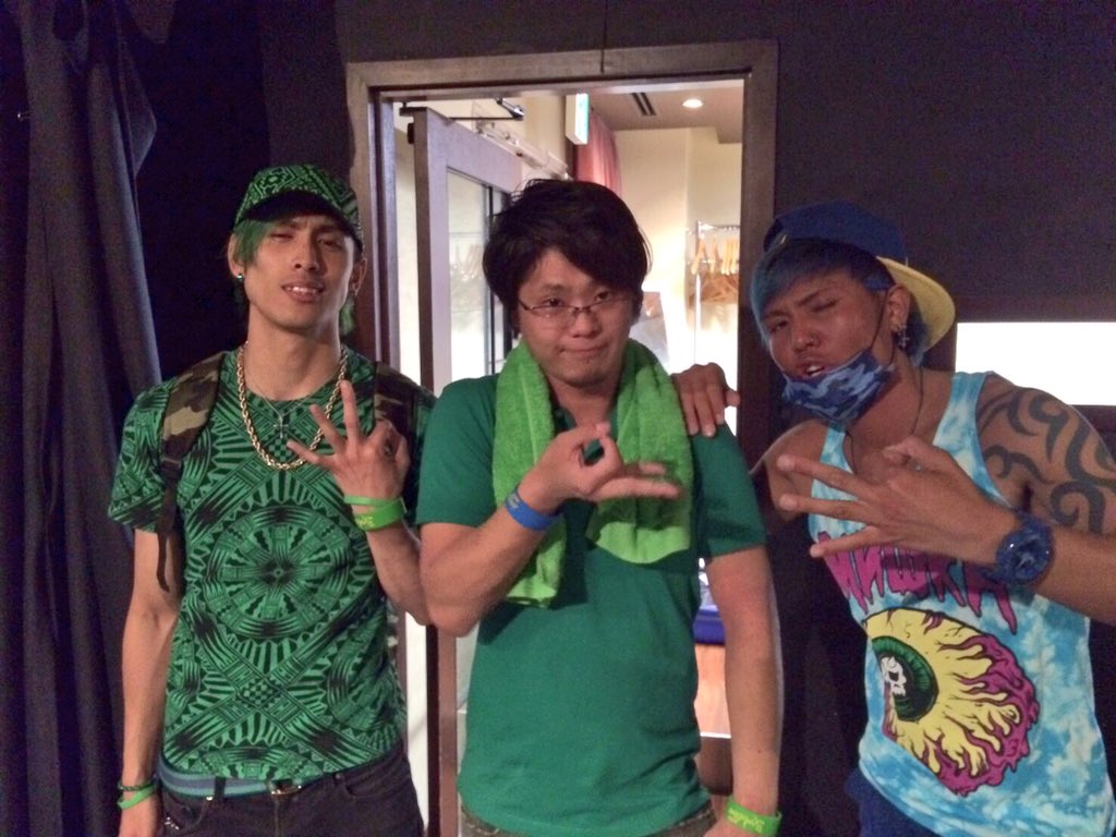 tatsuya_singer's tweet photo. 今日らをは3poLstar☆☆☆さん主催、2周年記念LIVEでした！
僕たBe-liefも3poLstar☆☆☆カラーでLIVEに出演させて頂きました！
お互いこれからもがんばりましょう！
本当におめでとうございました！ https://t.co/QuQr5RP7t0