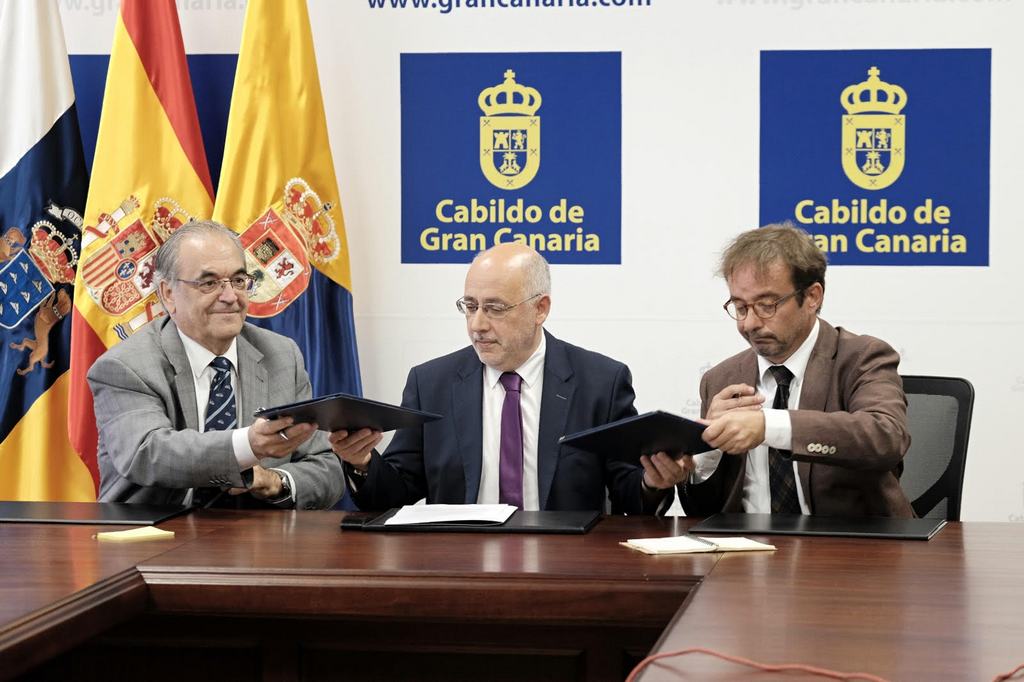 Acuerdo con la <a href="/plocan/">Plataforma Oceánica de Canarias (PLOCAN)</a> para impulsar la economía azul de #GranCanaria <a href="/GranCanariaCab/">Cabildo Gran Canaria</a> 
bit.ly/2ajrdKN