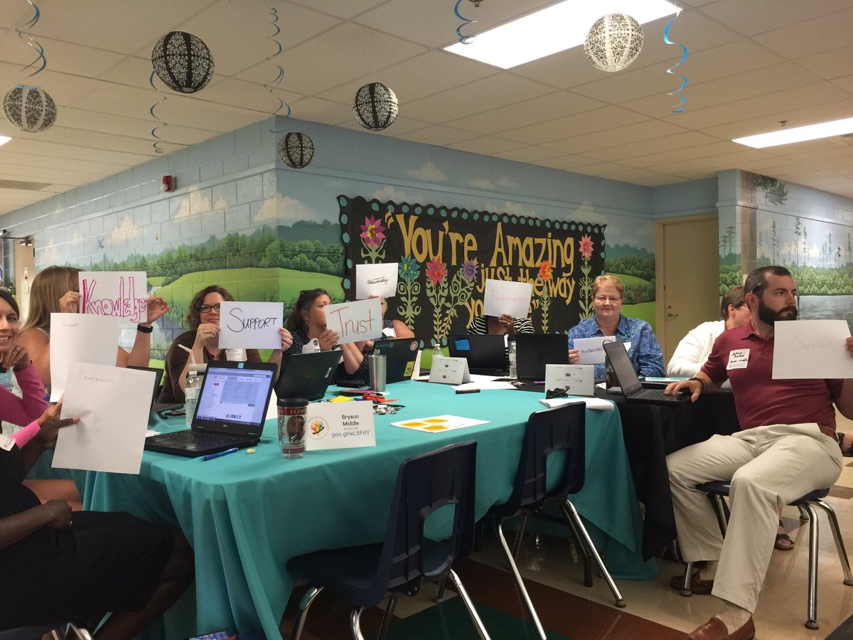 EdTechGCS's tweet photo. Educators share what qualities they most want in their leader at #personalizedlearningacademy https://t.co/w5wqvJabW3