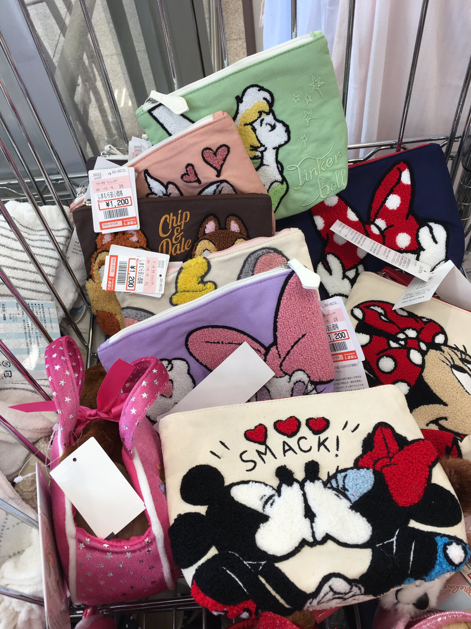 あまあえ しまむら ディズニーの刺繍ポーチ可愛すぎ 一回堪えたけど我慢出来ず買った笑 使うしね O W Oうん T Co H8km4fbpr4 Twitter