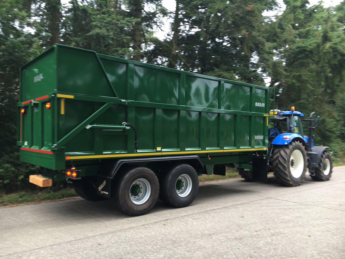 FarolLtd's tweet photo. Three new Bailey Trailers 15T root trailers leaving our Midhurst depot and off to work in West Sussex earlier today. https://t.co/4oIonTDWRe