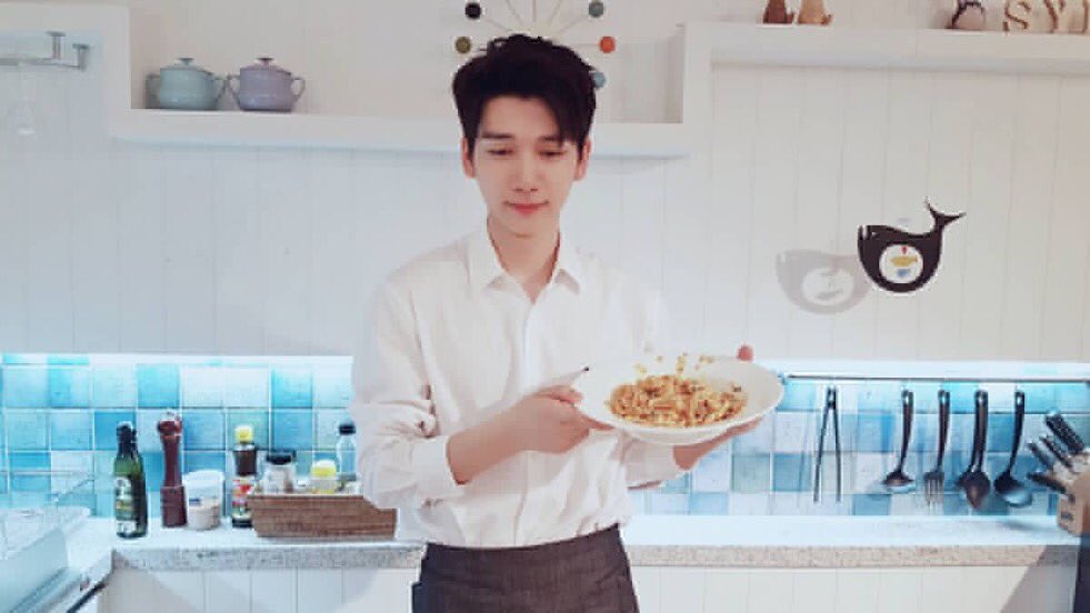 ArabHyuk's tweet photo. 160728 || تحديث روڤيكس على تويتر: https://t.co/V63008GLbr