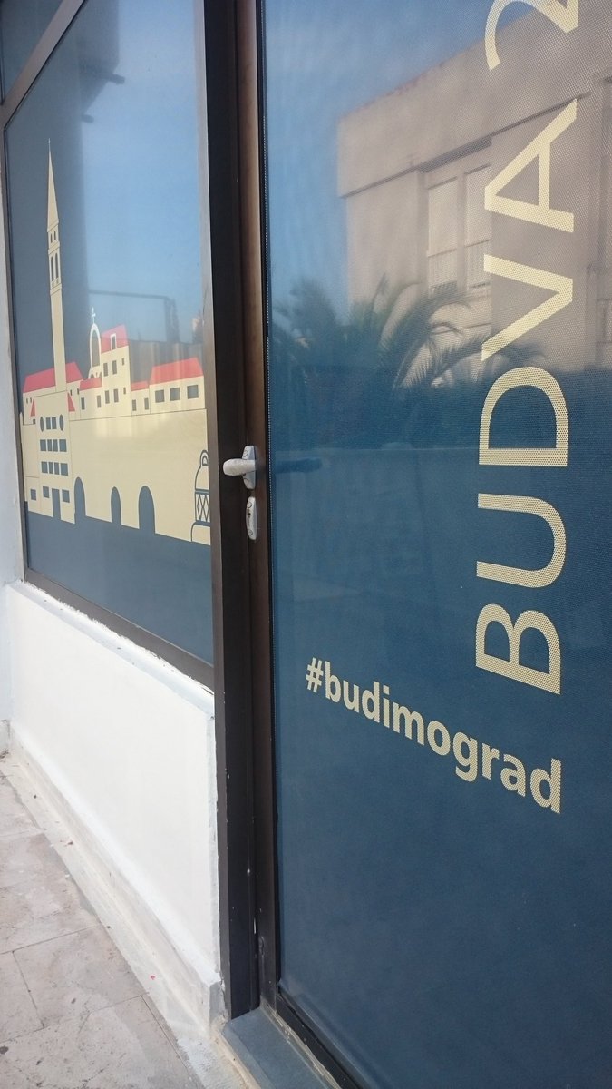 FondacijaBudva's tweet photo. Budva2020 urbane intervencije: Budimo kreativnu Budvu, budimo grad! #Budva #budimograd https://t.co/U7fOycTG8M