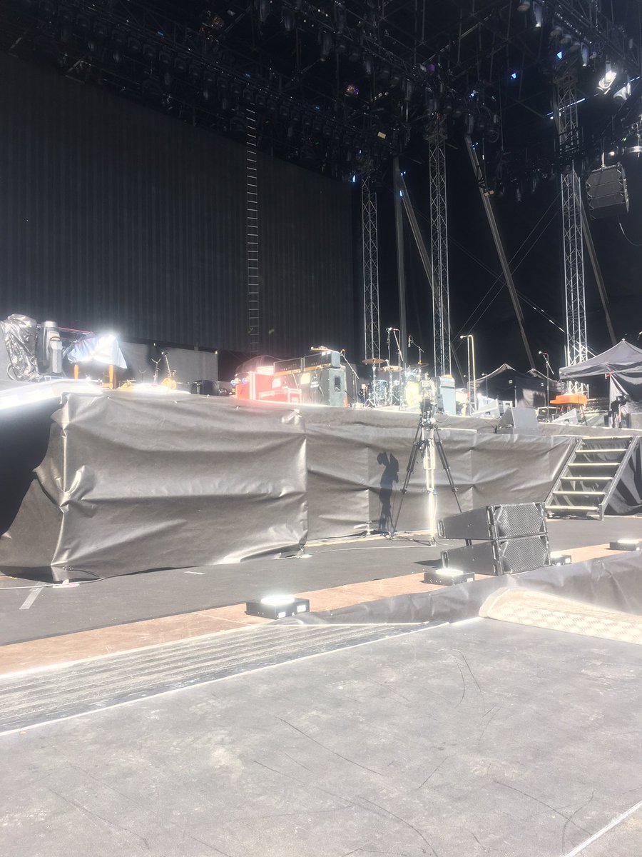 the_chickenman's tweet photo. Could've done worse.
#SpringsteenOslo
#TheRiverTourOslo
#BruceOslo https://t.co/43ejEASDQl