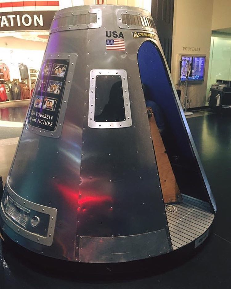TexasPhotoBooth's tweet photo. Space Capsule Photobooth at Houston Space Center by #InnovativeFoto #Photobooth #PhotoboothFun #PhotoboothRental #P… https://t.co/Q59hhJl9qW