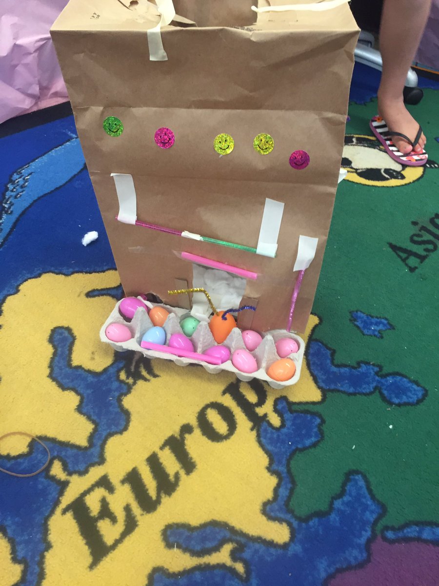 MrsSaffiotiFV's tweet photo. Stem stories and stem challenges #eggdrops #stemchallenge #mtpspride #mtpssummer @OAS_Whitehouse https://t.co/ip49hFLIaS
