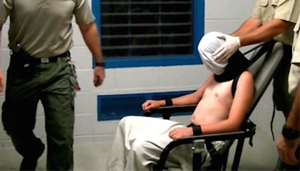 amnestyusa's tweet photo. #Australia: Guantanamo-style abuse of child prisoners shows detention system has failed. https://t.co/eUMUde67hg https://t.co/5FJtLDH8kL