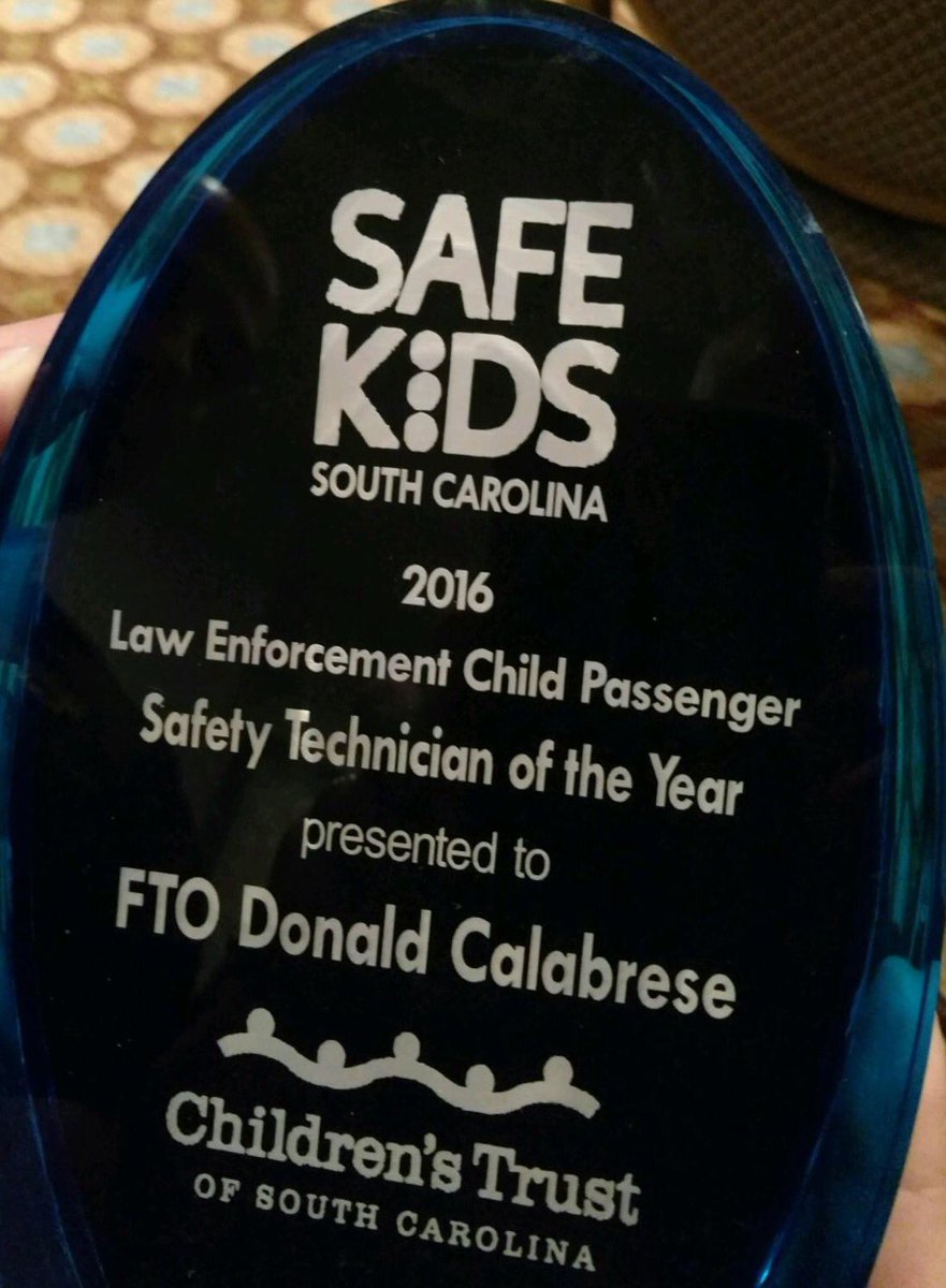 MountPleasantPD's tweet photo. Congrats @MPPDCalabrese for being awarded the 2016 Safety Technician of the Year!! #mtpsc #lesm ^cg https://t.co/AG1EfNk1Ug