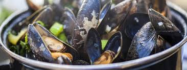 Zeeuwse mosselen en onze heerlijke 2015 Picpoul de Pinet van <a href="/felinesjourdan/">Jourdan Claude</a>. Briljante combi! Nu op de proeftafel.