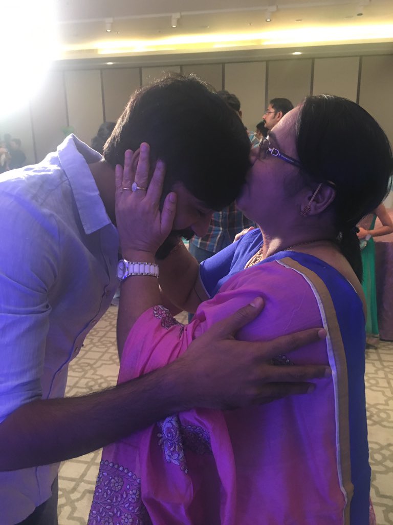 dhanushkraja's tweet photo. As always my birthday begins and ends with my parents blessings. https://t.co/sblM3jj4Mh