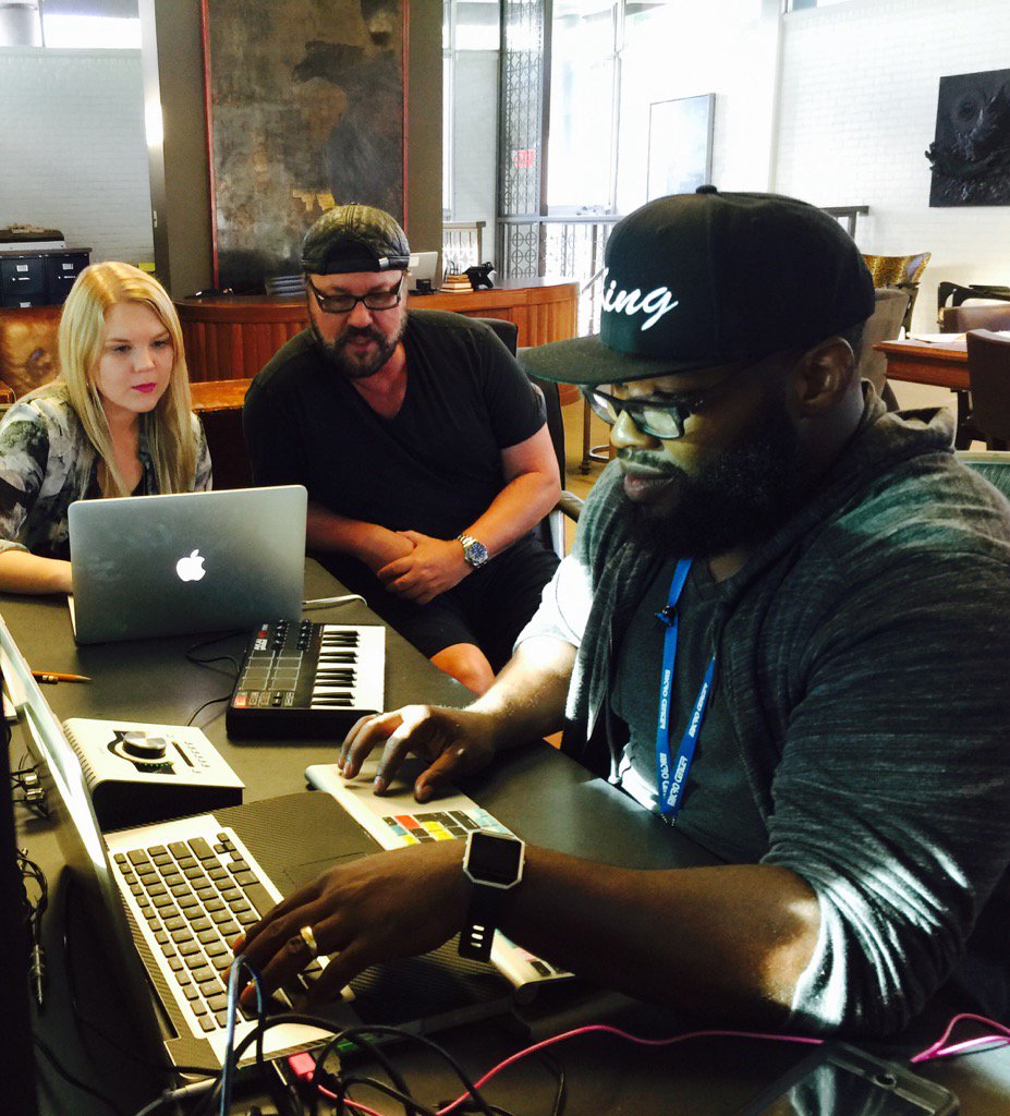 DesmondChild's tweet photo. What it takes! While the whole world goes crazy...we're working. #Kison #King Karnov https://t.co/fYKB66fezK