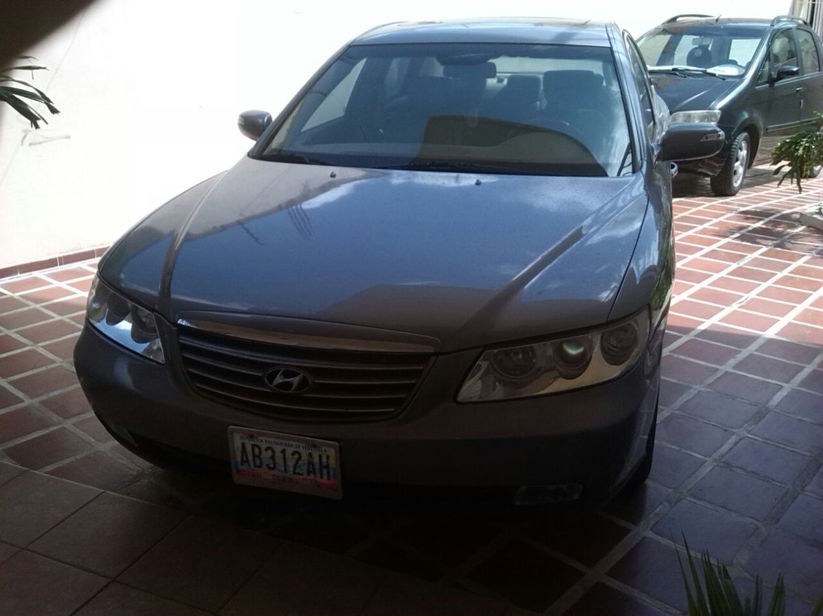 PacardNicole's tweet photo. Vendo Hyundai Azera 2008, 127924 km, Motor en perfecto estado como nuevo a precio regalado...
Informa por privado https://t.co/rnypPRTLBp