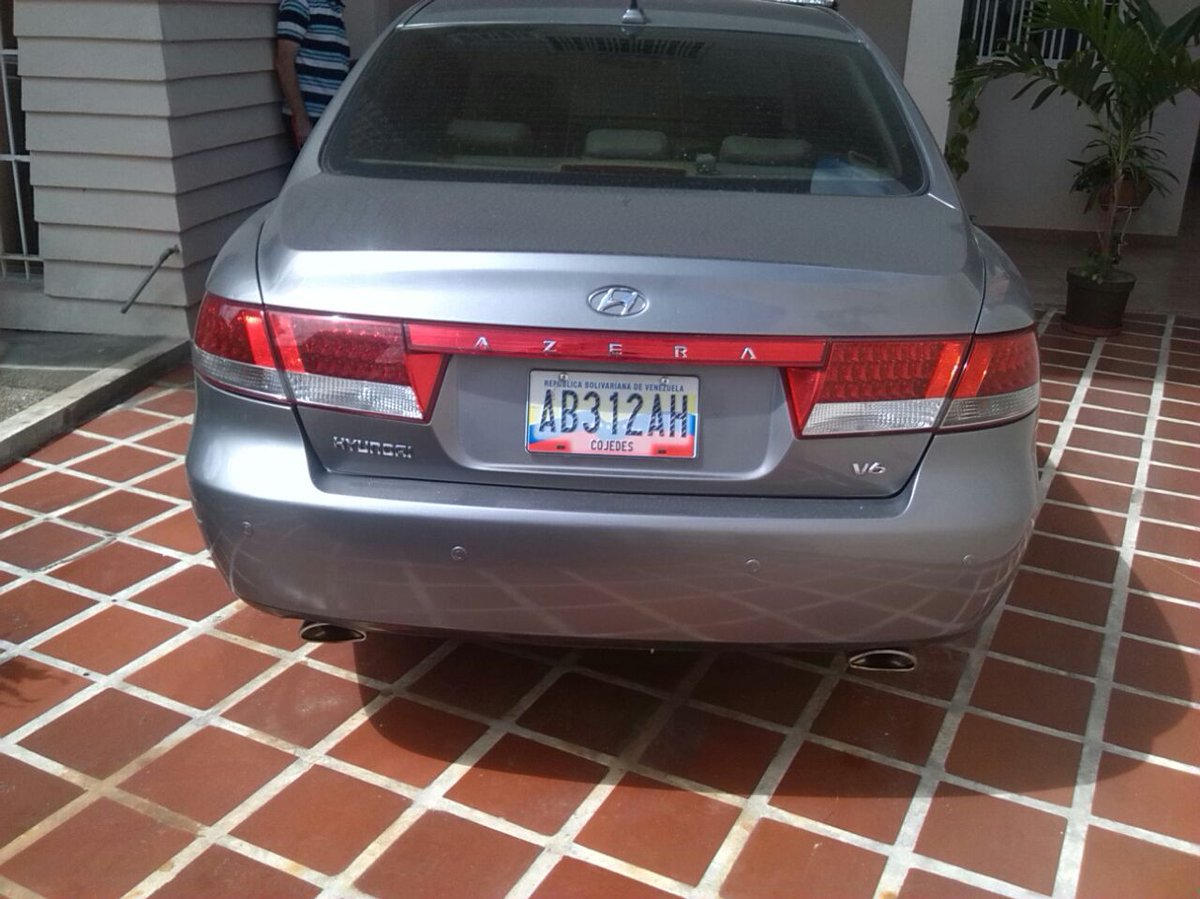 PacardNicole's tweet photo. Vendo Hyundai Azera 2008, 127924 km, Motor en perfecto estado como nuevo a precio regalado...
Informa por privado https://t.co/rnypPRTLBp