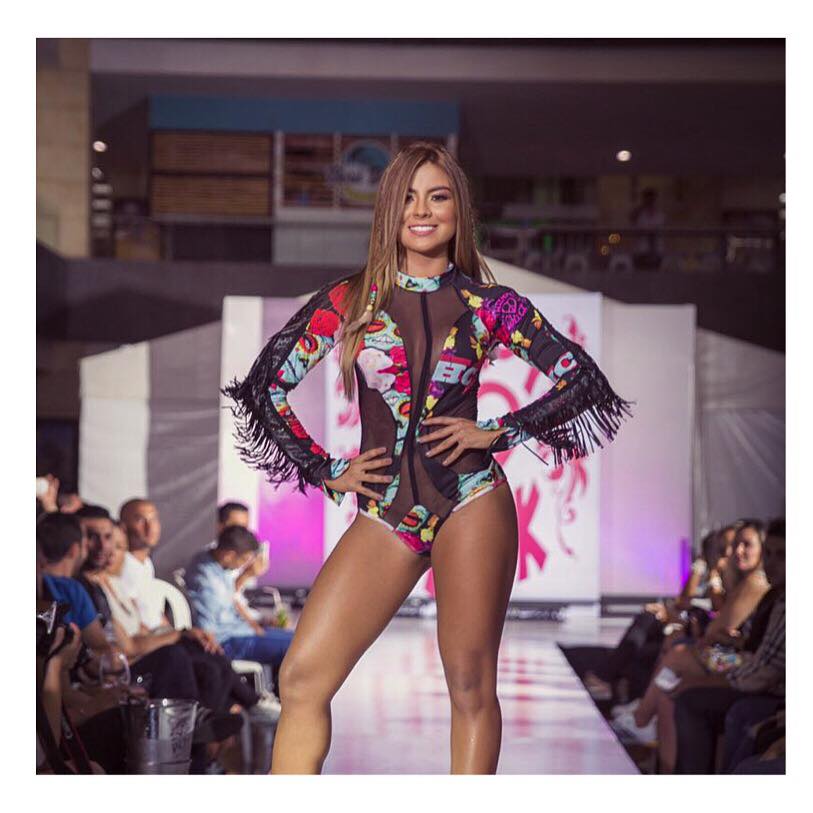 Lized_hernandez's tweet photo. Desfile ❤ https://t.co/M0VXn3FYOy