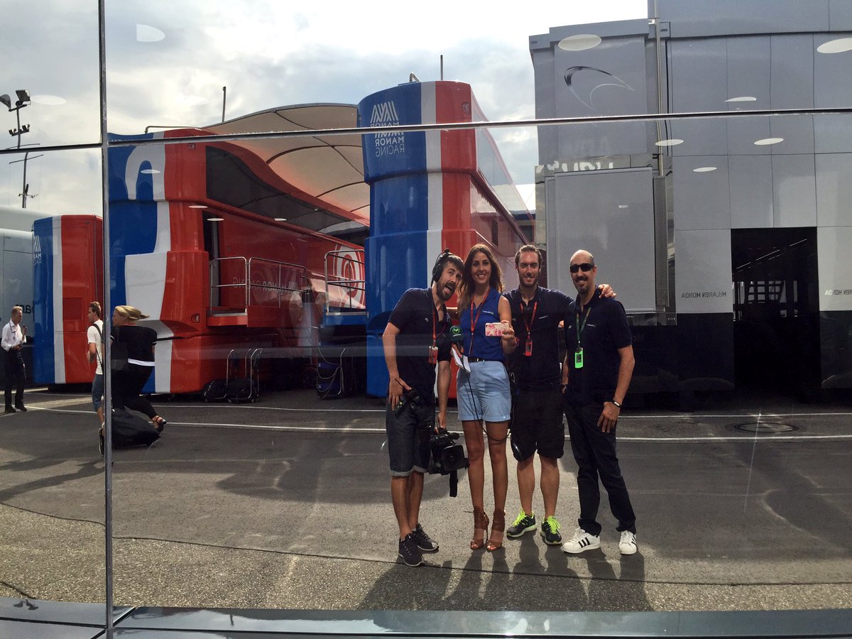 Noemidemiguel's tweet photo. Y con esto y un bizcocho ... Hasta mañana a las 9:30 @movistar_F1 @Pablinhijo @vianaiker @davidnayah 💋 https://t.co/ycp6jxe3uD