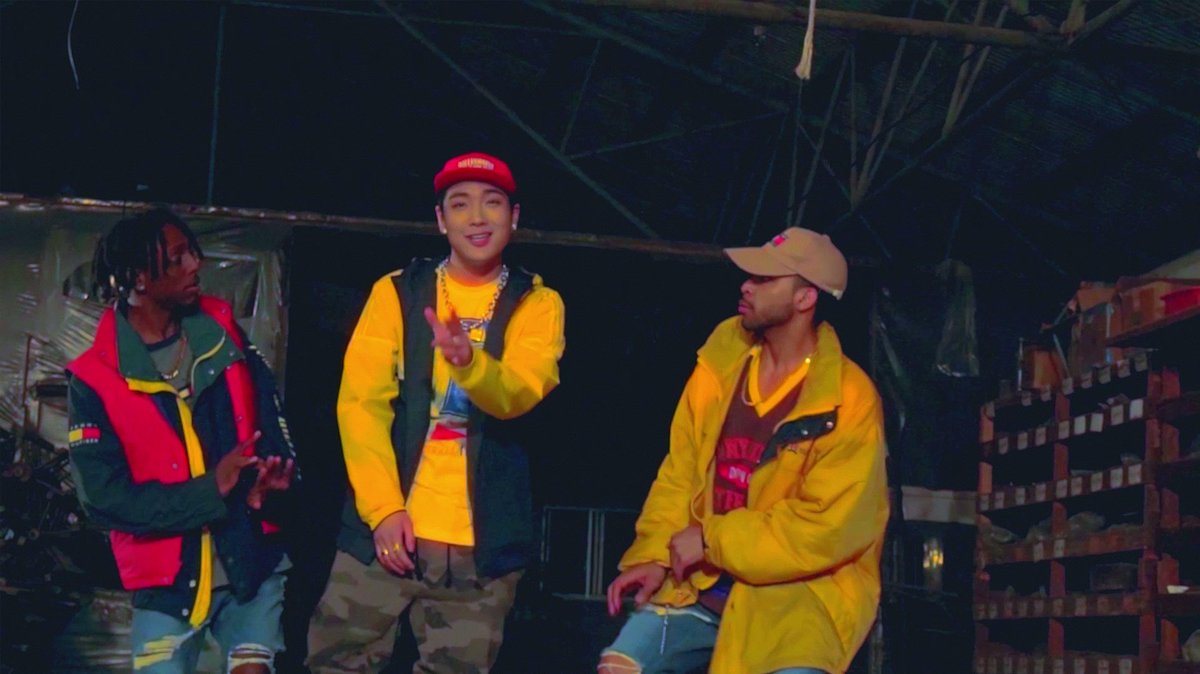 1theK's tweet photo. [MV] #GUN(샵건) - '#BEEP' (PROD. BY GIRIBOY(#기리보이)) (Feat. #CrucialStar) ▶https://t.co/bwpJgD1xJl https://t.co/IqBeJYqg8x