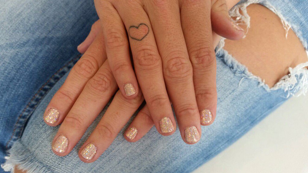 BodyBlissx's tweet photo. Beautiful gel nails for our lovely client! Special Offer only £20!Gel nails that last 2-3 weeks, great for holiday! https://t.co/w7qhzshEEX
