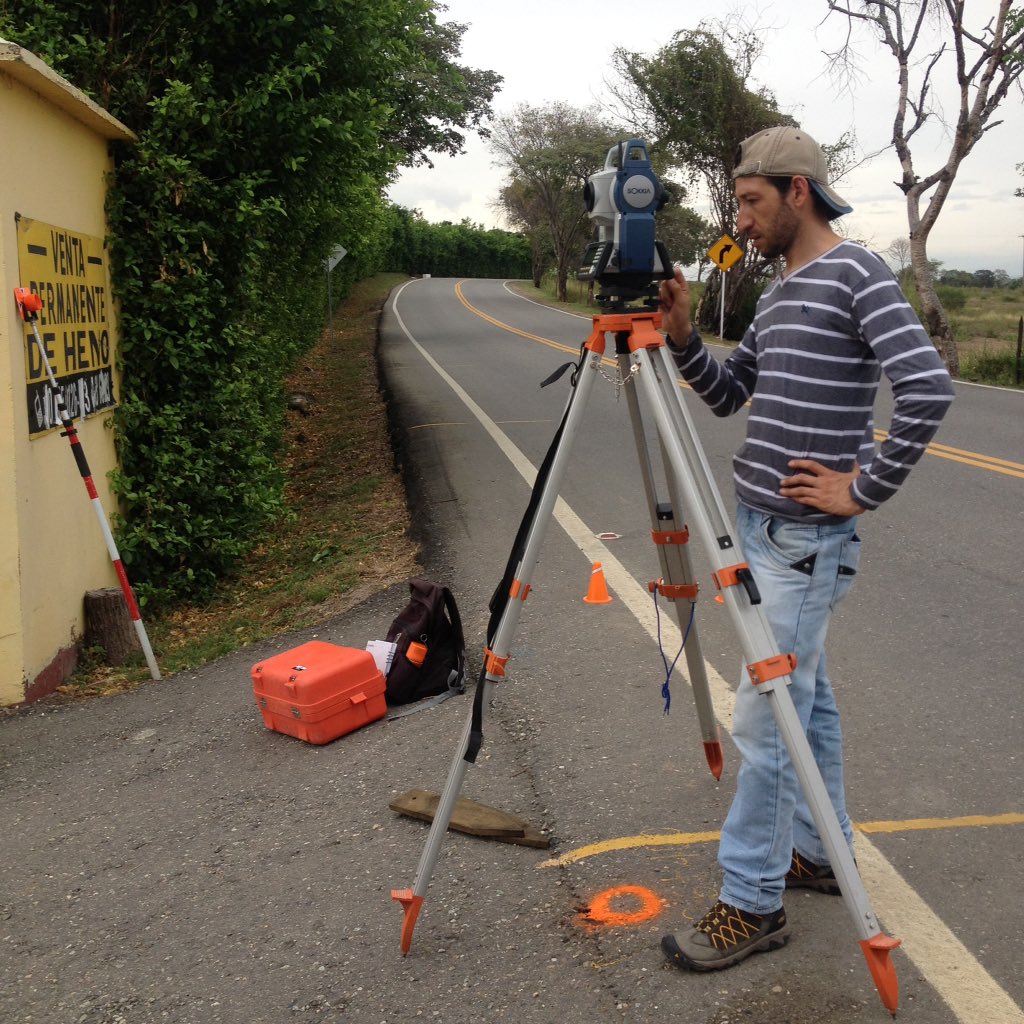 rp_engineers's tweet photo. Levantamiento Topográfico https://t.co/sqf32EqTcA