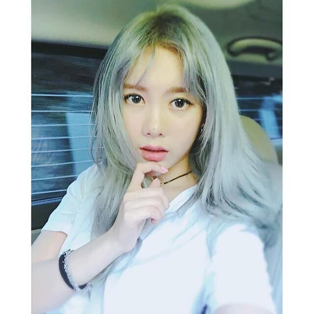 Qri_spain's tweet photo. Hola somos la primera fanbase de #Qri en España encantada y esperamos que apoyéis a t-ara como nosotras. https://t.co/6UlJG8ZBn8