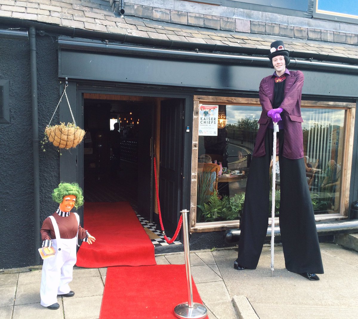 mintmanagement_'s tweet photo. Our Willy Wonka and Oompa Loompa looking fantastic at How Do You Do's Willy Wonka event https://t.co/KMcvLcCcbK