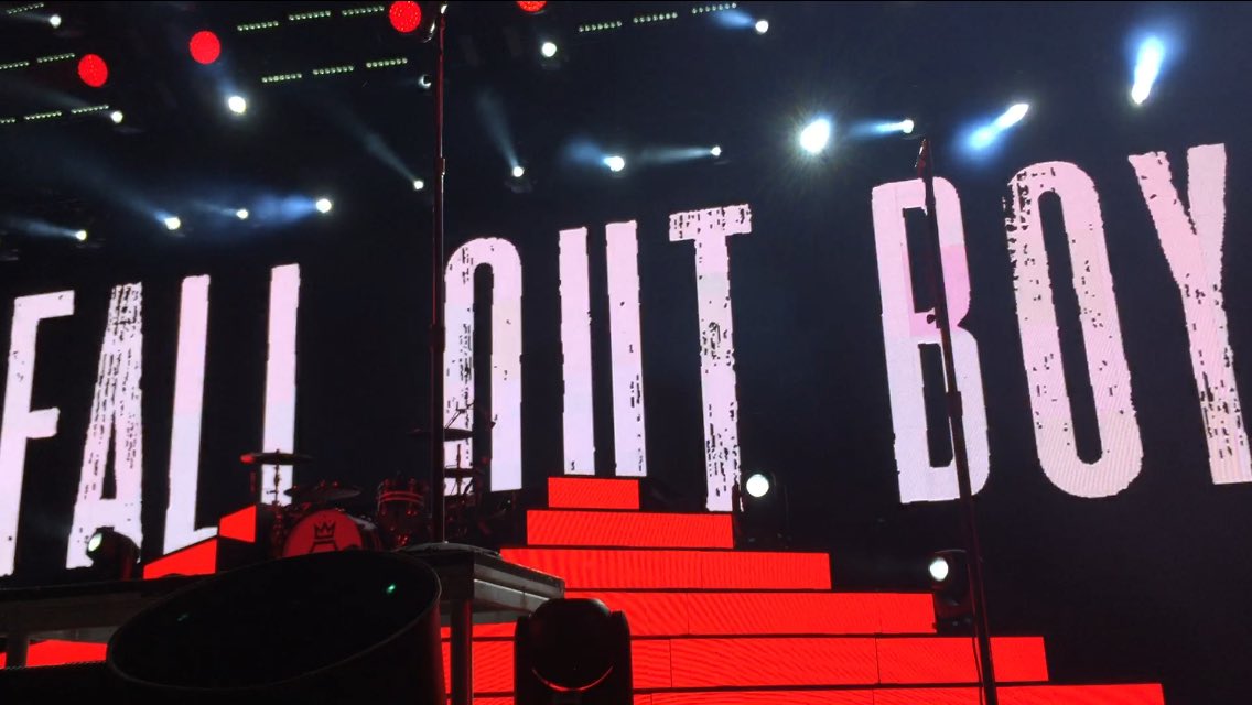 funfettighoul's tweet photo. 1 year ago today I met Fall Out Boy for the second time...oh the feels :')
#BoysOfZummerTour https://t.co/FQ2Zy8yYFl