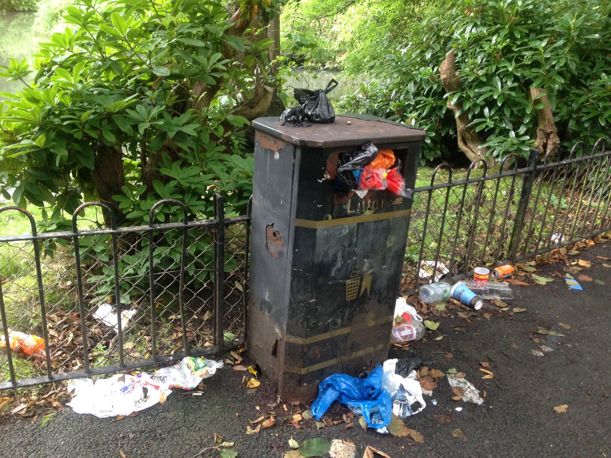 A common sight on my way past the duck pond in Kelvingrove park (taken yesterday PM). Not good enough <a href="/GlasgowCC/">Glasgow City Council</a>