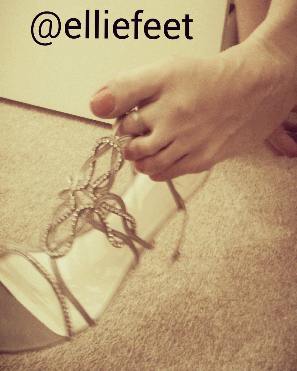 elliefeet's tweet photo. #dangle #strappyheels #jennypackham #footfetish #ukfeet https://t.co/jzgoTD0XRf