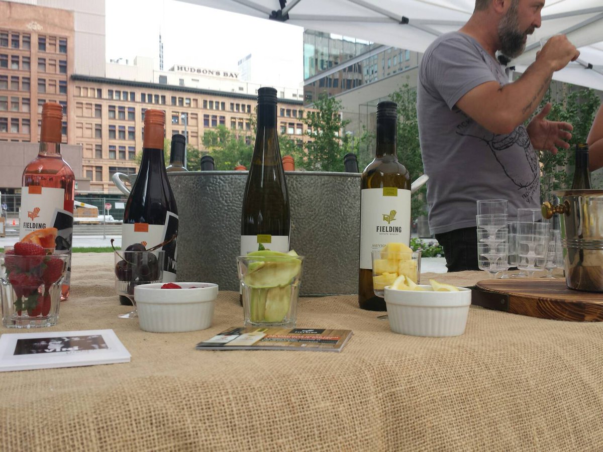 joinvini's tweet photo. Join us @BayAdelaideCtr right now! We're tasting the deliciousness of @FieldingWinery #joinvini #FarmFreshTO https://t.co/KDM6WTlFC7