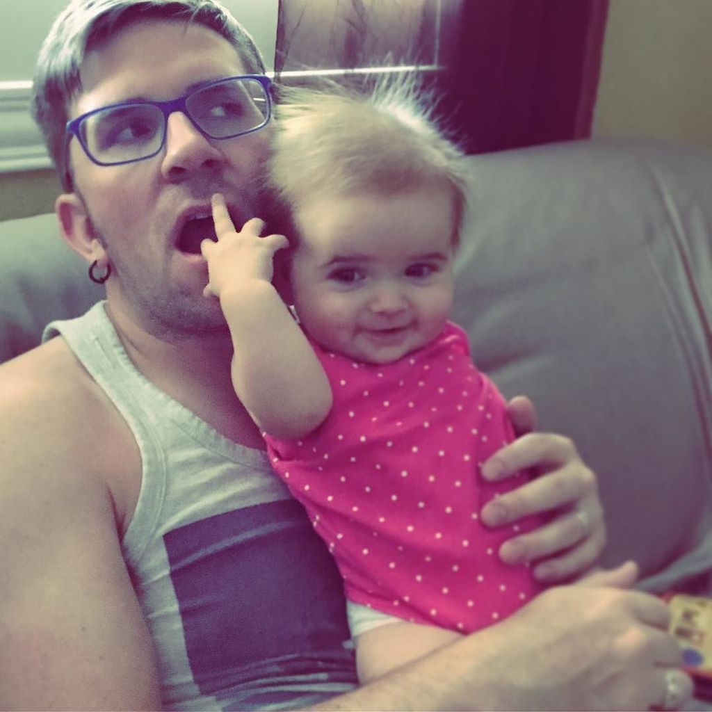 DamonLeeRunnals's tweet photo. The Pipster enjoying vacation with Daddy. #114degrees https://t.co/zUkTx8MB7R https://t.co/hU8t0zqUGm