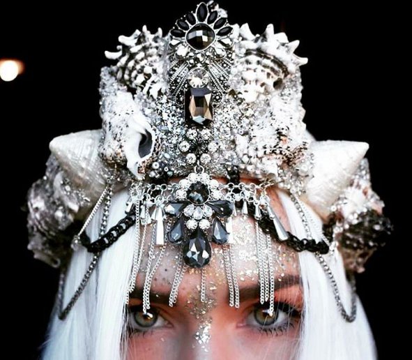 totalsratmove's tweet photo. Move Over, Flower Crowns: Mermaid Crowns Are Here And They’re Gorgeous: https://t.co/E7FwgFmKym https://t.co/AXNmvwX57f