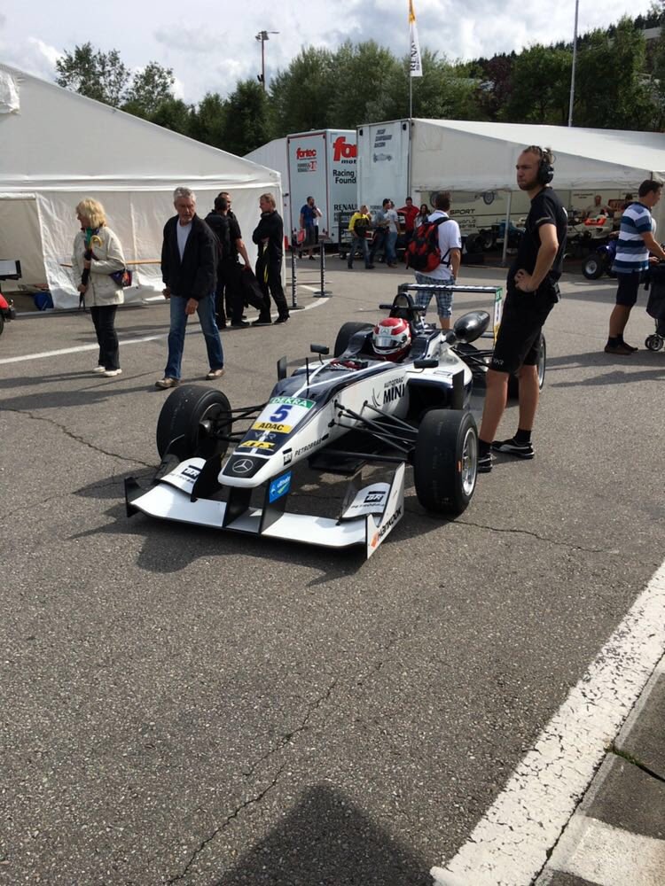 After crash in FP1 and missing Q1, now ready for Q2! <a href="/VARmotorsport/">Van Amersfoort Racing</a> #FIAF3 #SPA