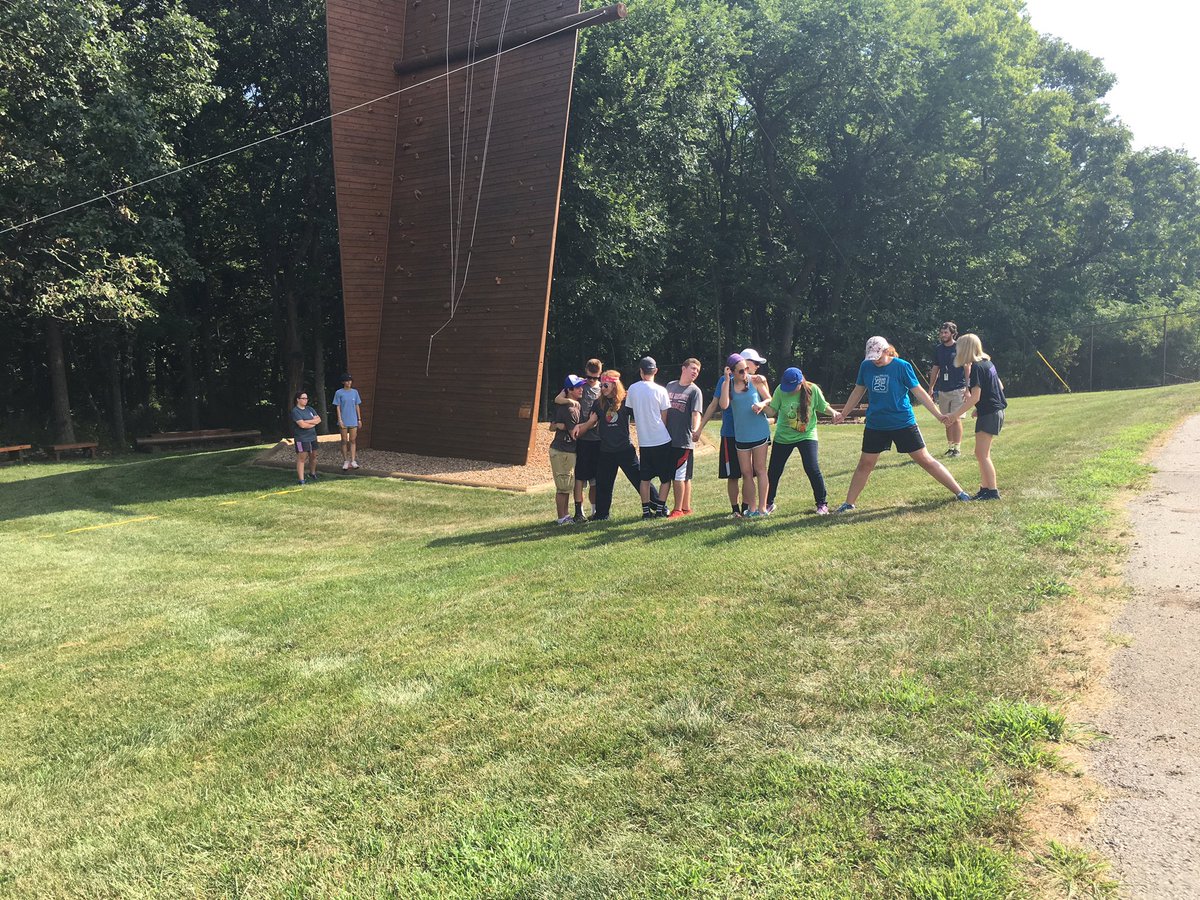 bvnwbands's tweet photo. Section Leaders working on teamwork at the Ironwoods Challenge Course today! #bandcamp2016 #leadership https://t.co/jHpTj5ttEE