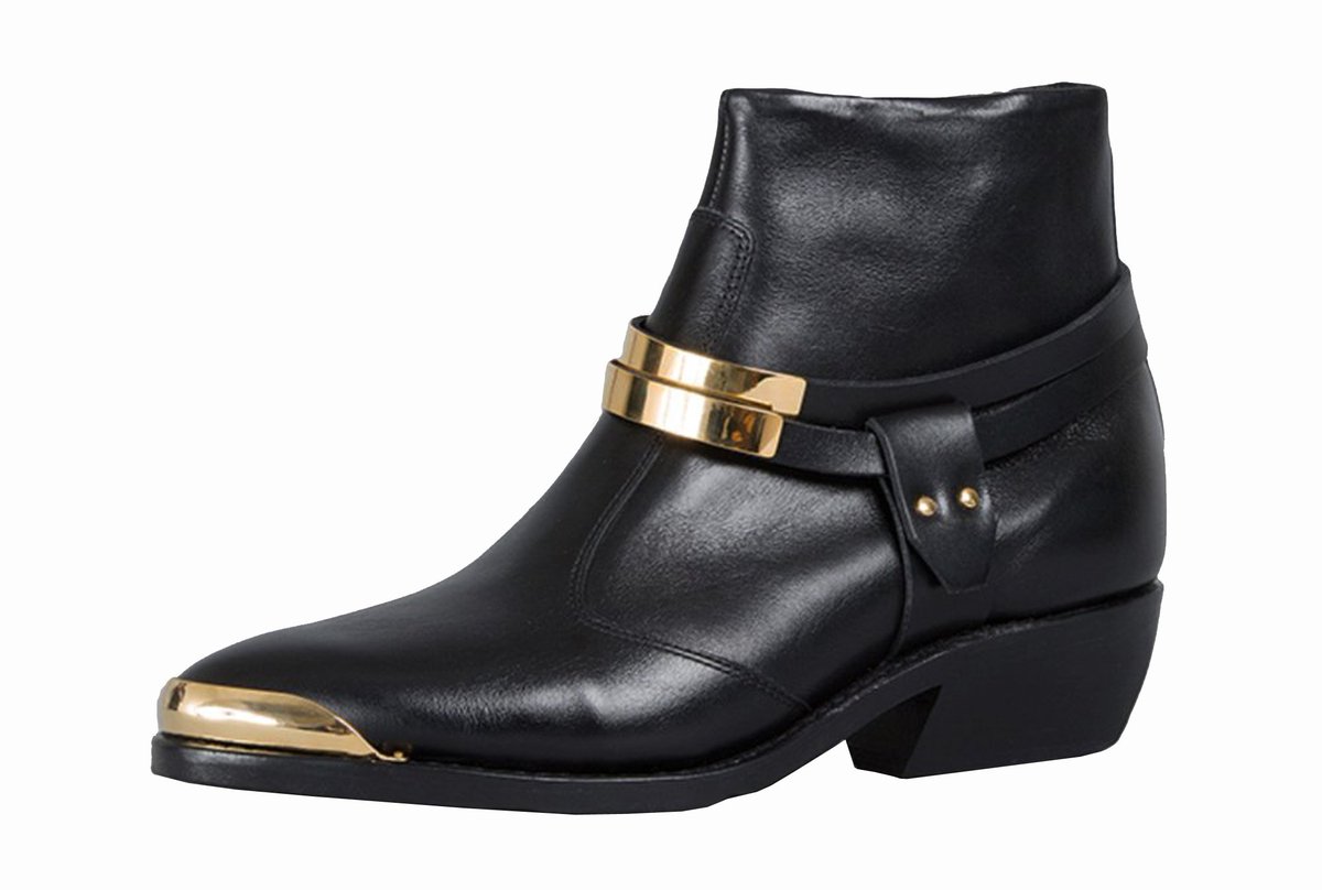 SpotterShoes's tweet photo. NEW PHOTOS
https://t.co/IropzHt11G https://t.co/4mDhcQF3uI